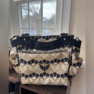 Petunia Pickle Bottom Touring Baby Tote- Bag, pockets, zippers, floral.